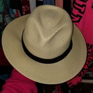 Lounge hat